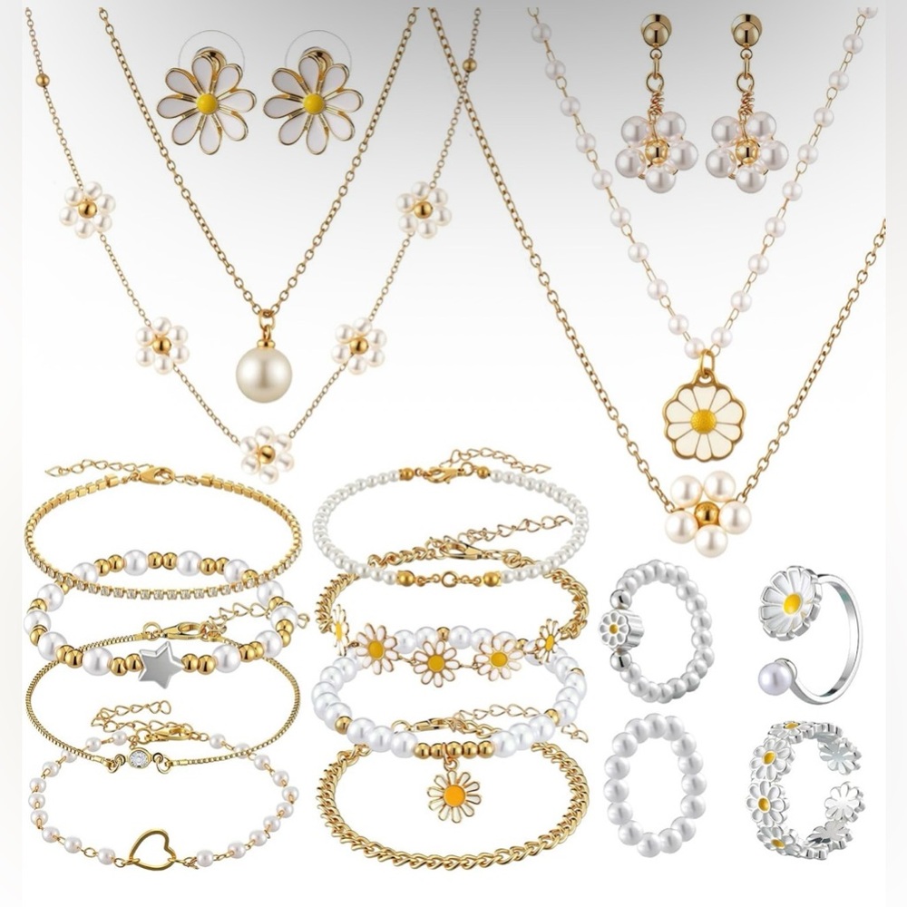 17 Piece Daisy Pearl Dainty Jewelry Set